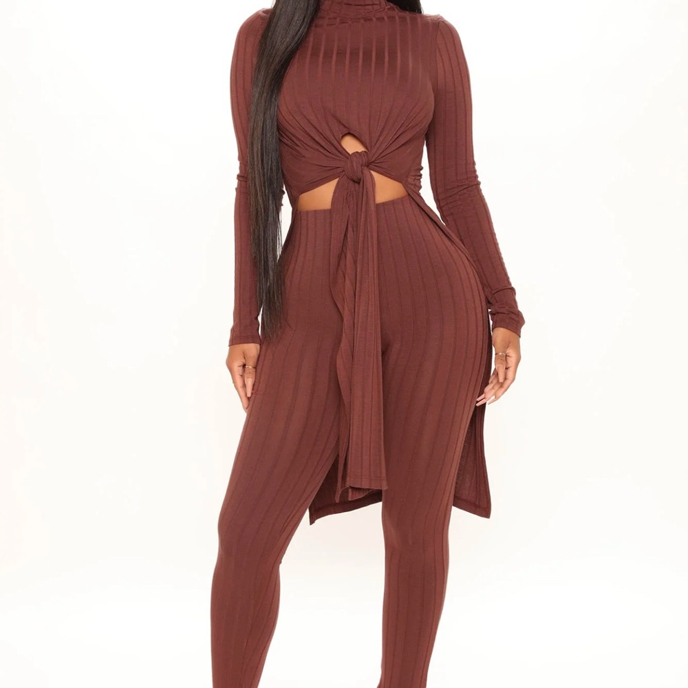 Chic Brown Ribbed Knit Set - Picture 2 of 5
